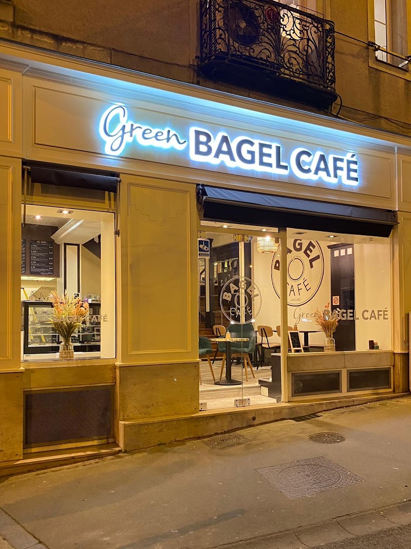 Green Bagel Café