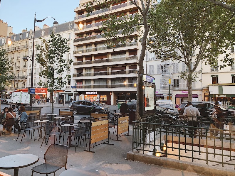 Starbucks @ Avenue de la Motte-Picquet