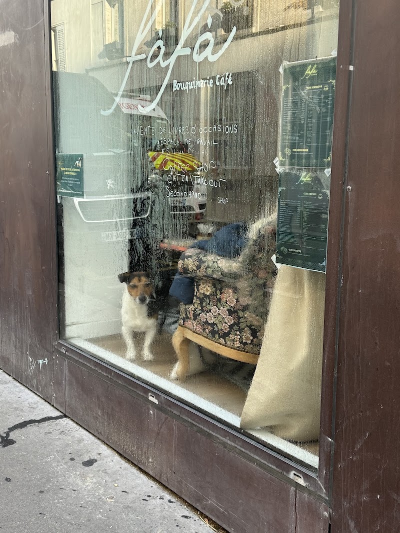 FAFA⎜Bouquinerie Café