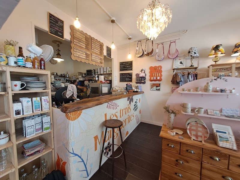 Les Trois Marguerites