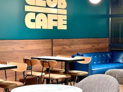 Le Club Café