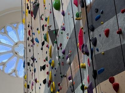 Climbing District