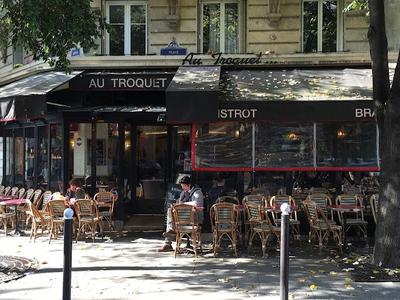 Au Troquet de la place