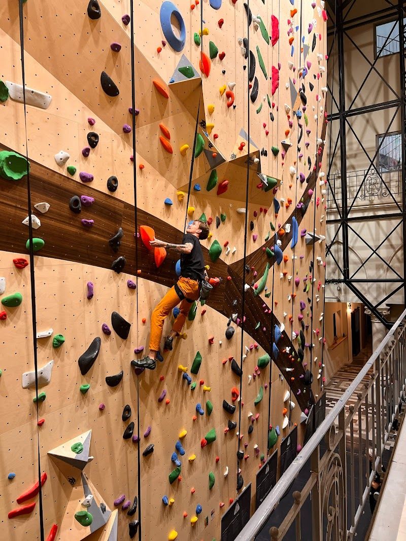 Climbing District