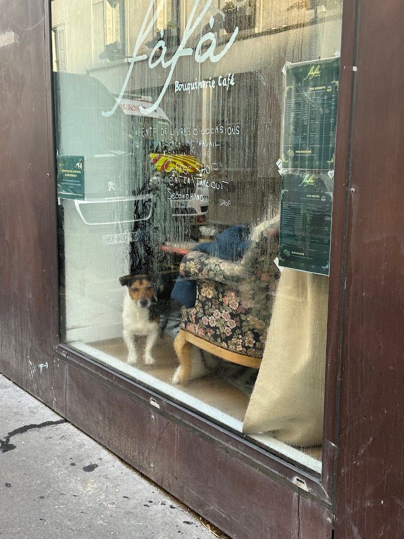 FAFA⎜Bouquinerie Café
